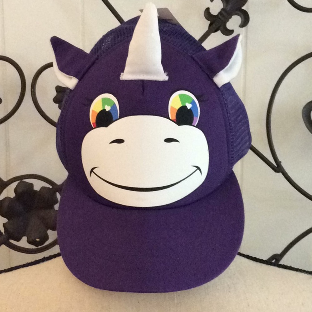 6/$25 NWOT UNICORN TRUCKER CAP